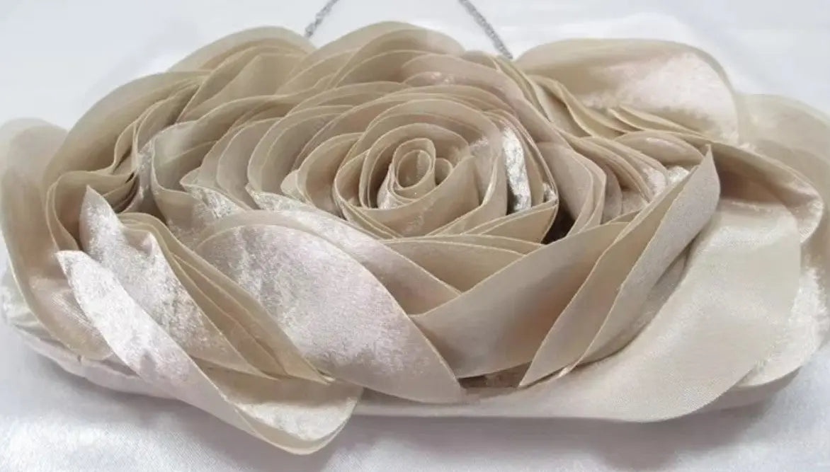 Pochette Satin Doré Fleur 3D YOPHIY CURVES YOPHIY CURVES